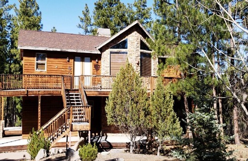 Torreon Cabin | Torreon 3000sqft cabin 1 acre, river, FREE WIFI, OK PETS✔ BEAT THE HEAT!