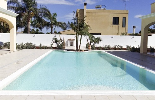 Mazara del Vallo Apartment | TORTUGA1 APARTMENT WITH SHARED POOL THAT CAN ALSO BE USED AT NIGHT