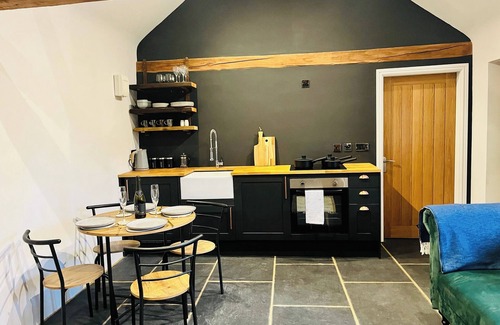 Torworth House | Torworth - 1 Bed Barn - Sleeps 3 - Hot Tub
