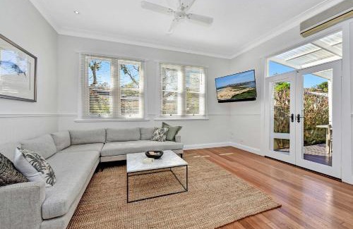 Merewether House | Tosca Elegant Merewether Beach House with Pool