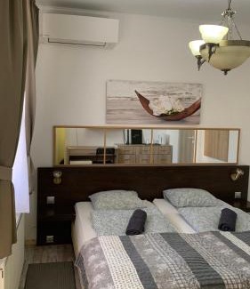 Gyal House | Toscan Panzió