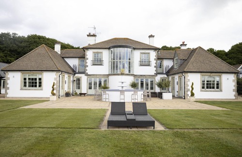 Billingshurst House | Total privacy guaranteed, gated, 50 acres, lake, tennis court, Moto x track.