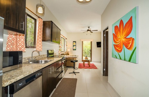 Parrita House | Toucan Villa/Dog friendly w/Pool & Wi-Fi
