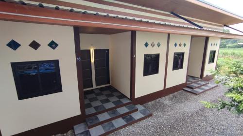 Sap Yai Hotel | Touch the Wind