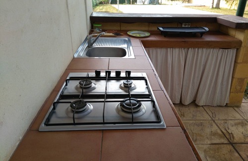Alcala de Guadaira Ski Chalet | TOURIST ACCOMMODATION VILLA. 14 SEATS. 5 BEDROOMS. POOL AND GARDEN,