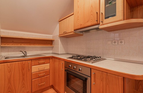 Gorenja Vas pri Smarjeti Apartment | Tourist Farm Škrbina Apartment 2, Šmarješke Toplice, Slovenia