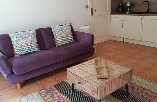 Uzes Apartment | TOURIST FURNITURE NEAR THE HARIBO BONBON MUSEUM