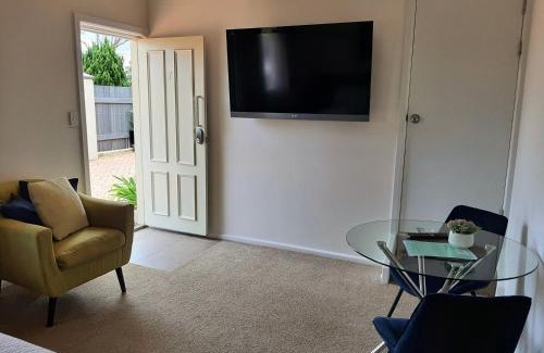 East Toowoomba Apartment | Tourist Road - Studio Unit - East Toowoomba