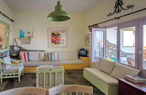 Tourlos House | Tourlos Beachfront House in Mykonos