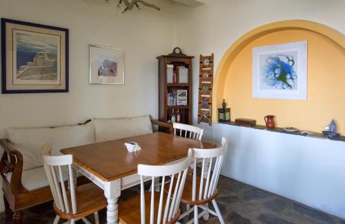 Tourlos House | Tourlos Beachfront House in Mykonos