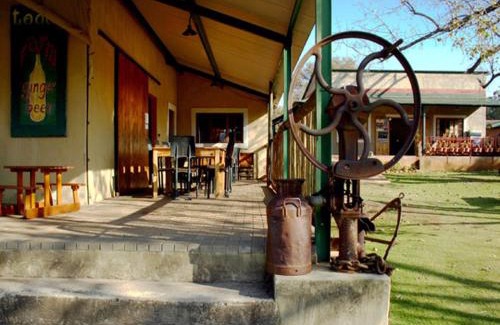 Okhahlamba Bed & Breakfast | Tower of Pizza