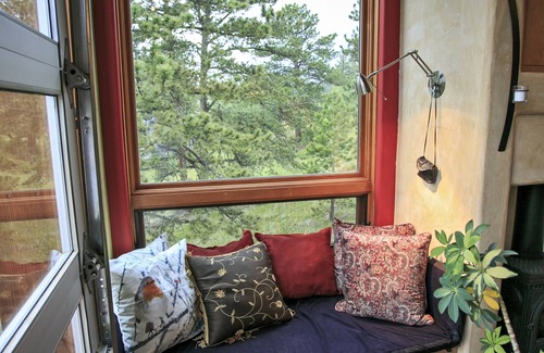 Black Hawk House | Towering Pines - Mountain Modern Nederland Retreat