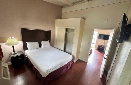 Santa Maria Hotel | Town and Country Inn