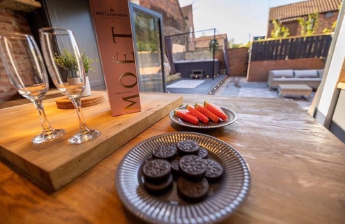Morpeth Cottage | Town centre cottage with hot tub