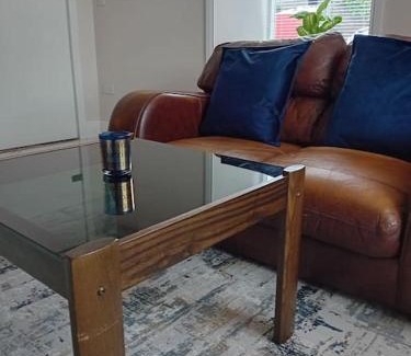 Mountmellick Apartment | Town Centre Luxury Retreat