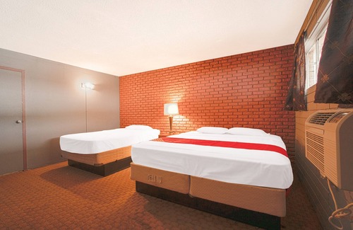 Bossier City Hotel | Town & Country Motel Bossier City by OYO