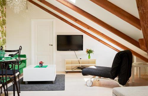 Old Town Apartment | Town Hall Apartments