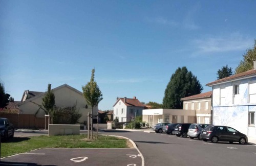 Montemboeuf House | Town House in the Centre of Montemboeuf. All Facilities Within Meters