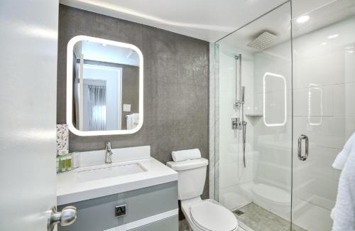 Church and Wellesley Hotel | Town Inn Suites Hotel