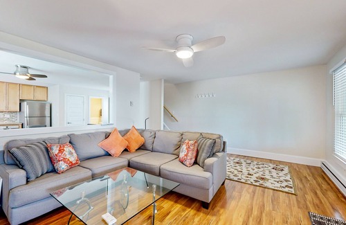 Lewes House | Town of Lewes townhome walking distance to shops & restaurants