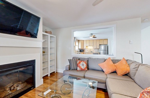 Lewes House | Town of Lewes townhome walking distance to shops & restaurants