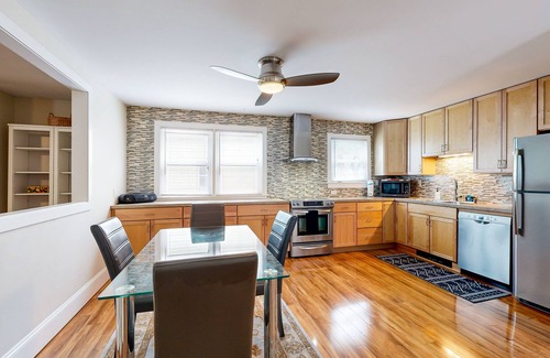 Lewes House | Town of Lewes townhome walking distance to shops & restaurants