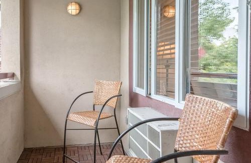 Village North Apartment | Town Plaza 427
