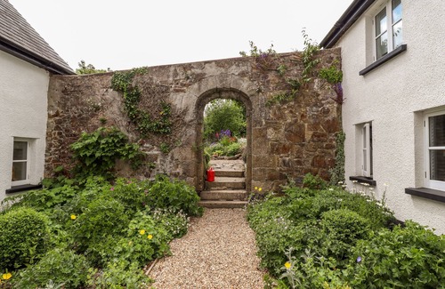 Sticklepath Cottage | TOWNEND, pet friendly, luxury holiday cottage in South Zeal