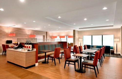 South Hills Hotel | TownePlace Suites by Marriott Pittsburgh Airport/Robinson Township