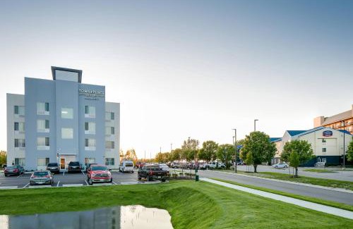 Waldron Hotel | TownePlace Suites by Marriott Kansas City Airport