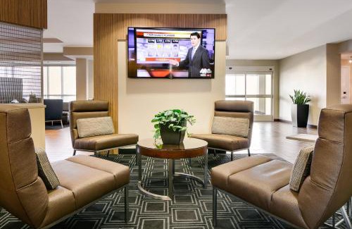 Waldron Hotel | TownePlace Suites by Marriott Kansas City Airport