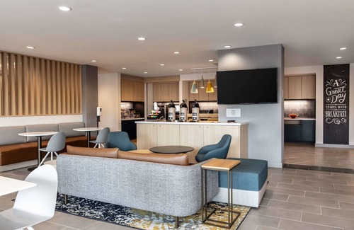 West Bend Hotel | TownePlace Suites by Marriott Milwaukee West Bend