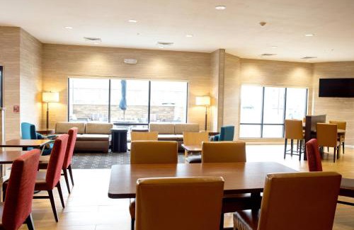 Ames Hotel | TownePlace Suites by Marriott Ames