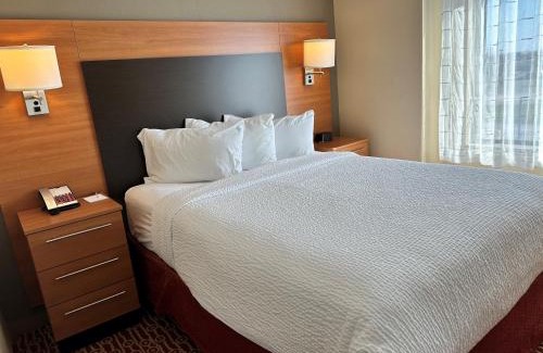 Troy Hotel | TownePlace Suites by Marriott Detroit Troy