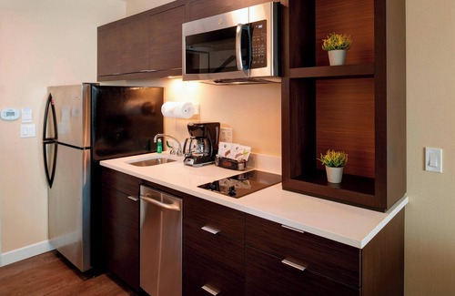 Forest Hills Hotel | TownePlace Suites by Marriott Grand Rapids Airport