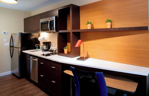Forest Hills Hotel | TownePlace Suites by Marriott Grand Rapids Airport