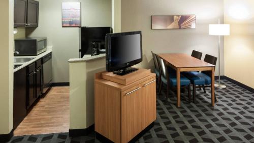 North Arlington Hotel | TownePlace Suites Dallas Arlington North
