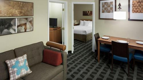 North Arlington Hotel | TownePlace Suites Dallas Arlington North