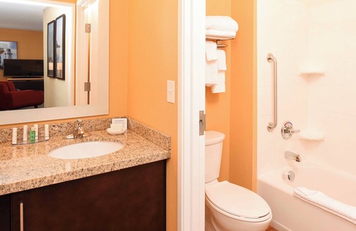 Auburn Hills Hotel | TownePlace Suites Detroit Auburn Hills