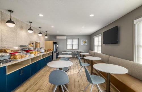 Dearborn Hotel | TownePlace Suites Detroit Dearborn