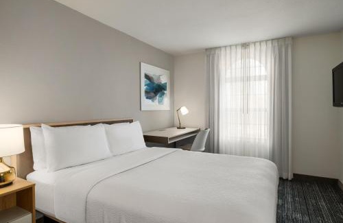 Dearborn Hotel | TownePlace Suites Detroit Dearborn