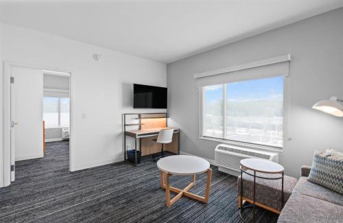 Northside Hotel | TownePlace Suites Jacksonville Airport