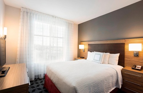 Foster City Hotel | TownePlace Suites San Mateo Foster City