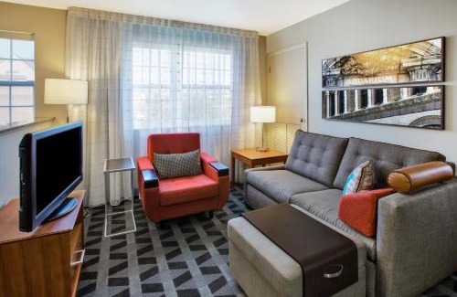 Sterling Heights Hotel | TownePlace Suites Detroit Sterling Heights