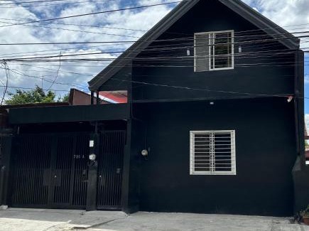 Davao House | Townes Blackrock Most Unique Home Big Grp Fam Near Downtown SM Dvo DGT Roxas Coastal