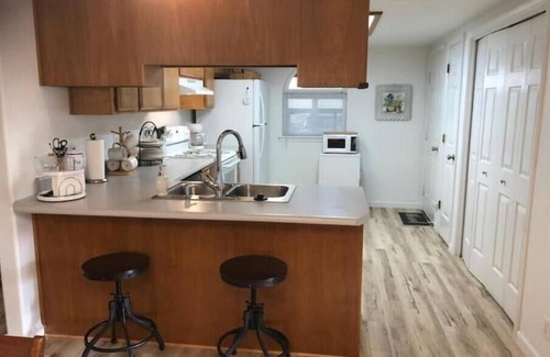 Medford House | Townhome 2 bed, 2 bath, fenced backyard & garage