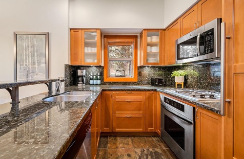 Village North House | Townhome Near to Village w/Private Hot Tub