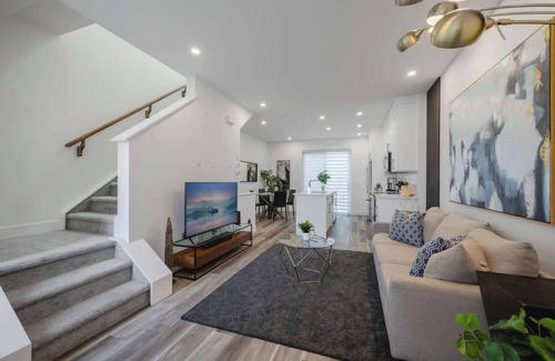Bridgeland House | Townhome w/Free Parking, King Bed & Pet Friendly