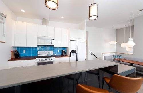 Durango House | Townhome with Awesome Views - 1 Mile to Downtown - 30+ Day Stay Required