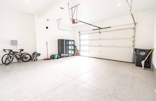 Hideout House | Townhome with Spectacular views of Lake and mountains, Sleeps 7